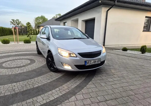 czarne Opel Astra cena 22900 przebieg: 218040, rok produkcji 2010 z Czarne